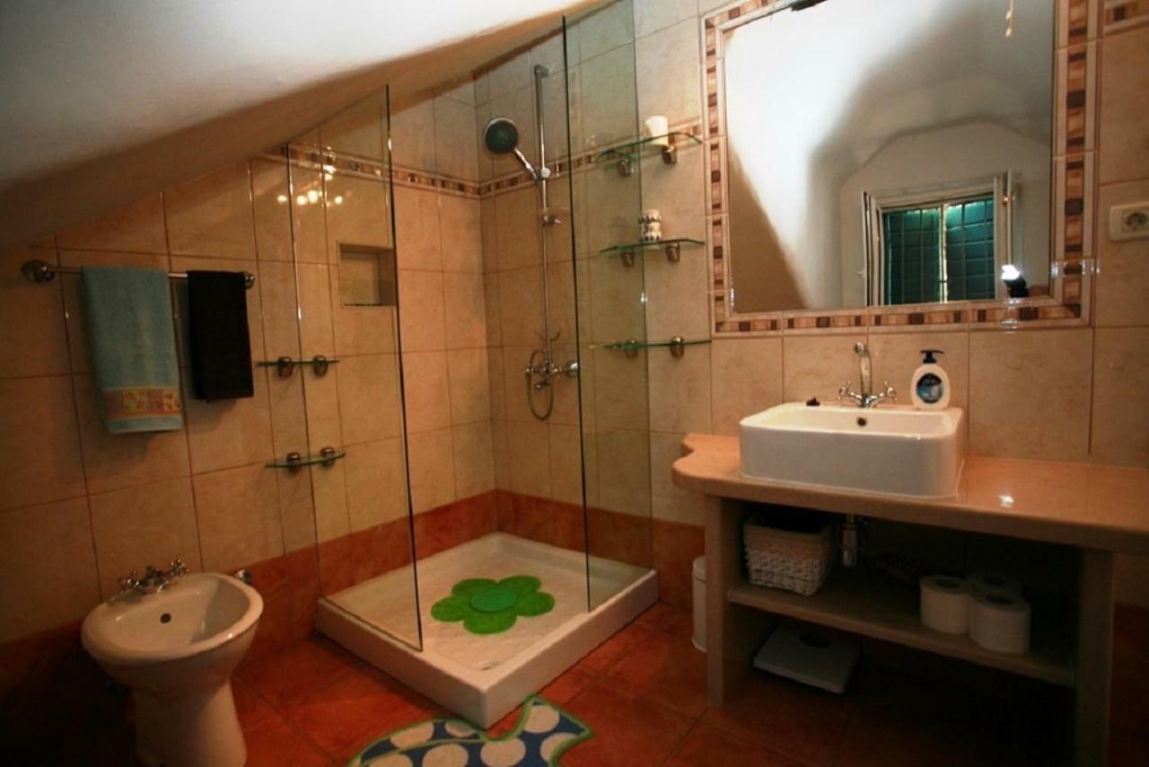 Deluxe Villa Sirena On The Beach With Pool Supetar Exteriör bild