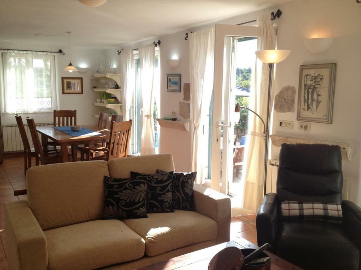Deluxe Villa Sirena On The Beach With Pool Supetar Exteriör bild