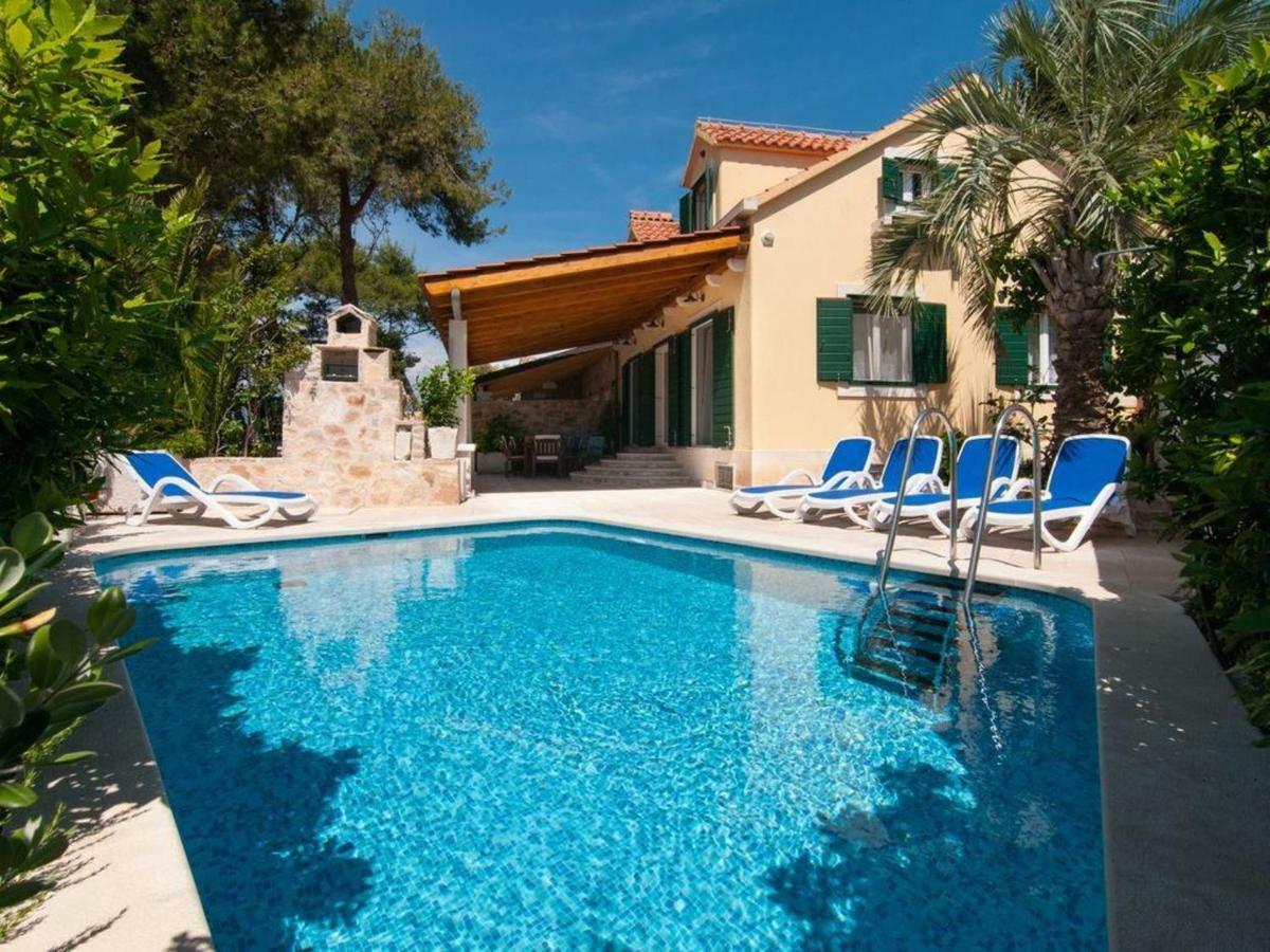 Deluxe Villa Sirena On The Beach With Pool Supetar Exteriör bild